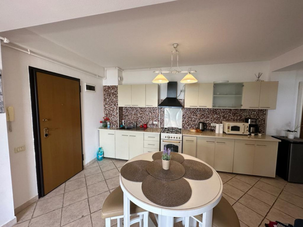 Apartament 2 camere vedere frontala la lac in zona MAMAIA