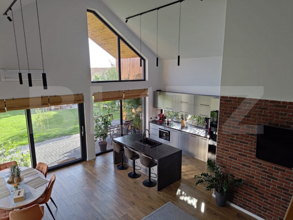 Casa de vanzare, zona Era Park,Panouri fotovoltaice