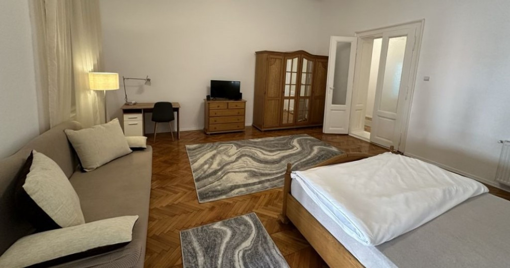 Garsoniera de inchiriat zona Universitate