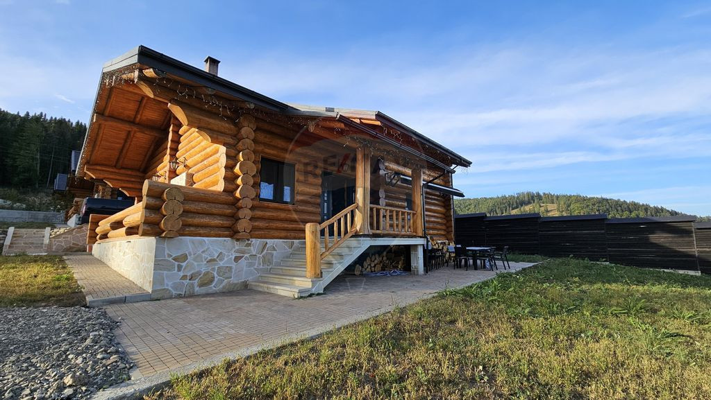 Complex turistic cu 4 pensiuni si 6975mp in Slatina, Suce...