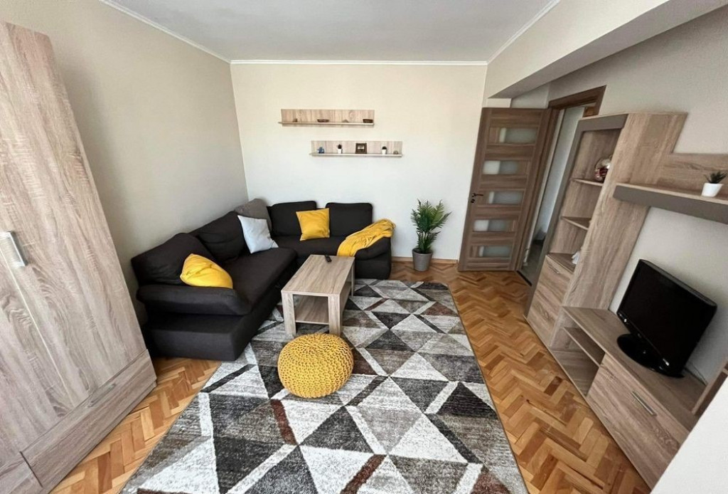Inchiriez apartament 2 camere bulevardul Unirii