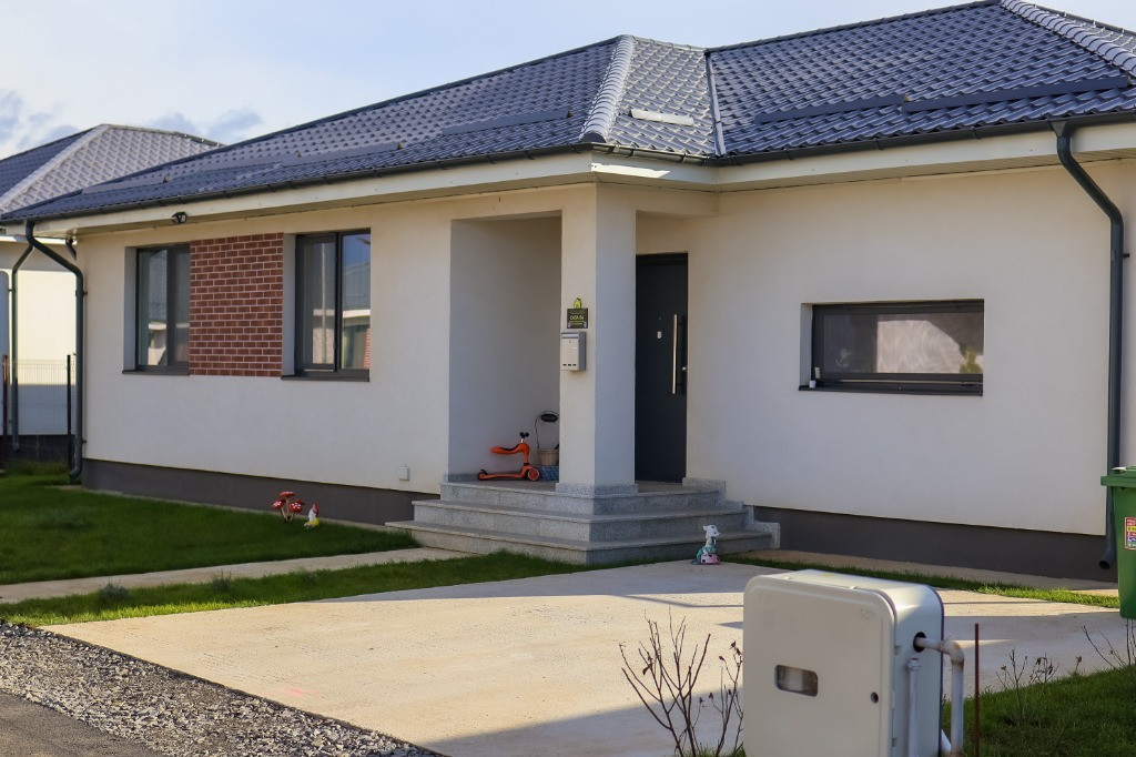 ULTIMELE CASE 4 camere ,510 mp curte, 115 mpu,Balotesti, TVA inclus