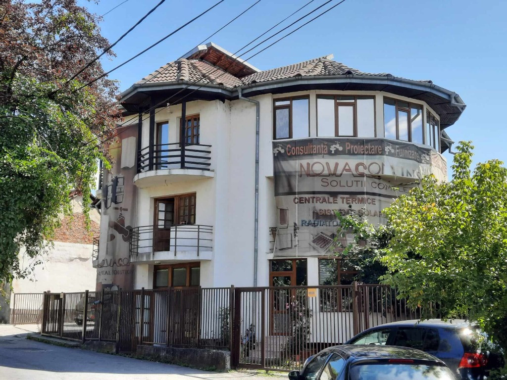 Cladire in Curtea de Arges, centru