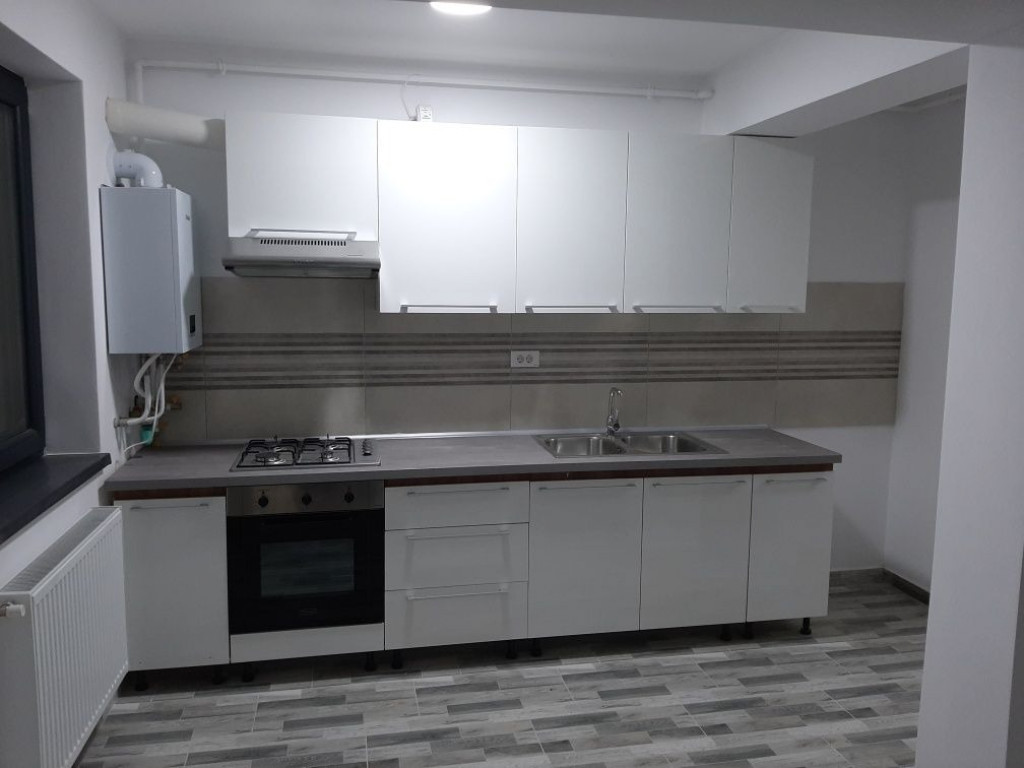Apartament decomandat cu 3 camere Spitalul Judetean
