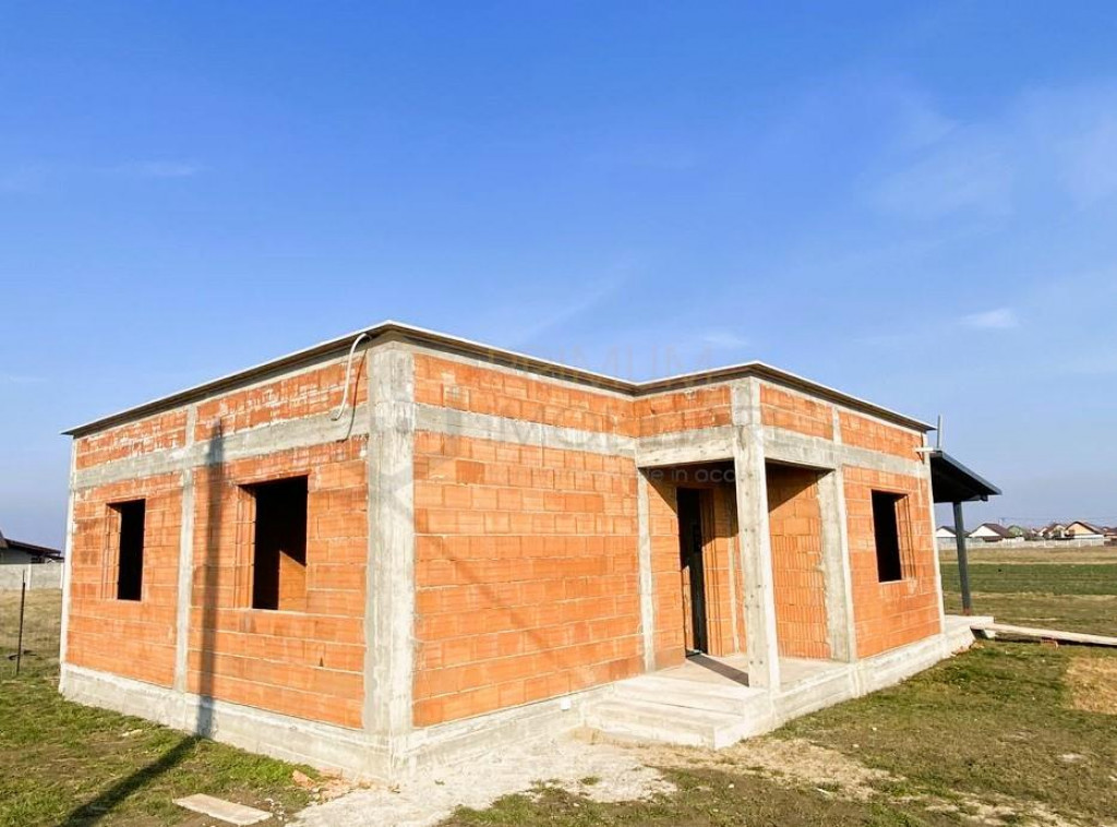 Sanmihaiu Roman- casa individuala- 533mp teren