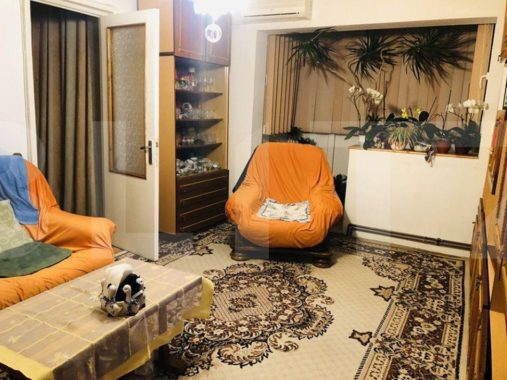 Apartament de 3 camere, 54 mp, zona Sagului