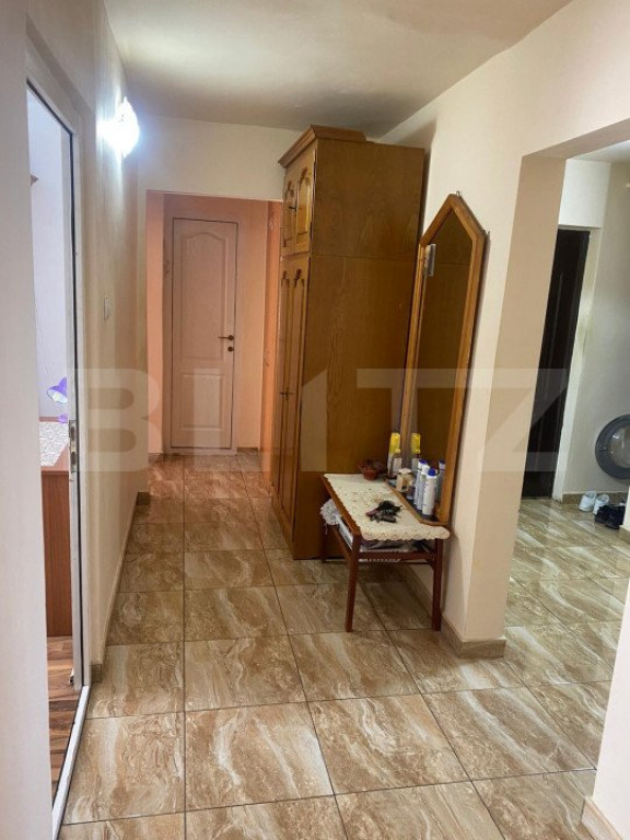 Apartament central de 4 camere ,decomandat,cartier Ștefan