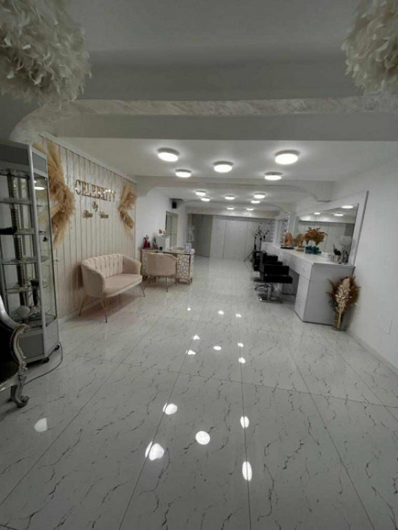 Pitesti - Targul din Vale, Birouri de inchiriat la etaj, ...