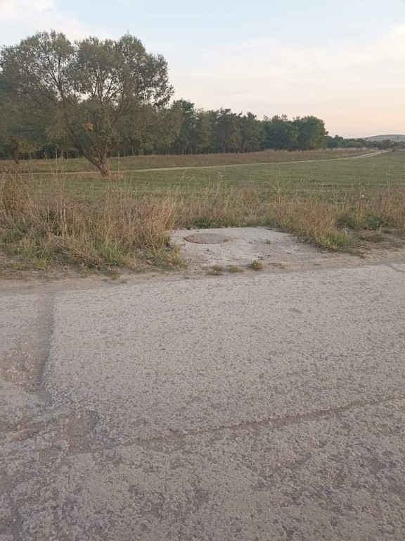 De vânzare teren extravilan