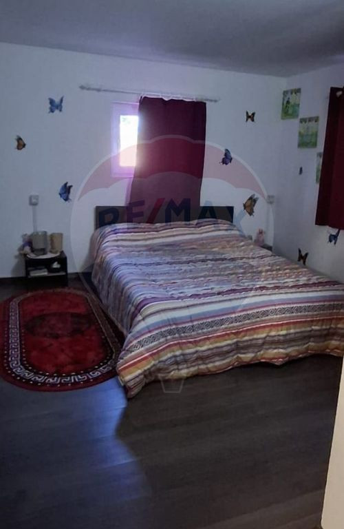 Casă cu 2 camere de vânzare in Galicea Mare