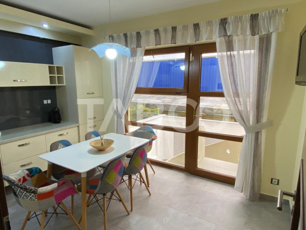 Apartament la vila in zona Calea Poplacii - teren de 150 mp