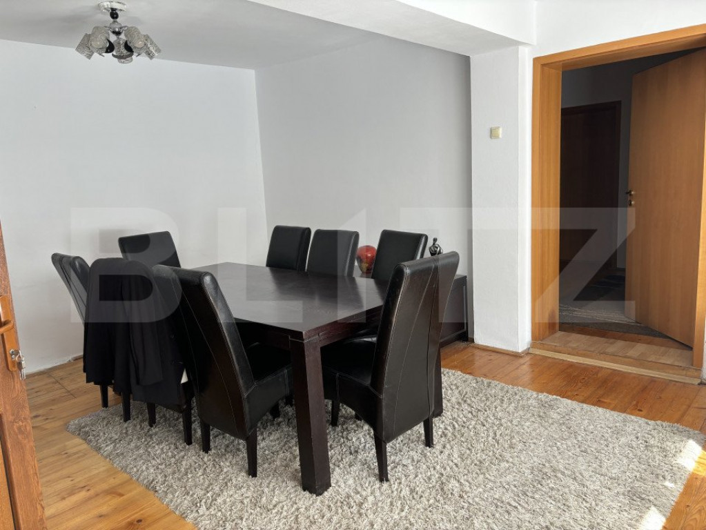 Oază de liniște și rafinament: Casă deosebită cu piscin