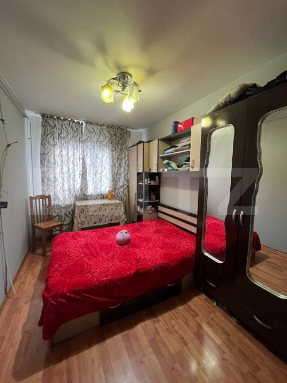 Apartament 3 camere , semidecomandat, 37 MP, zona 9 MAI