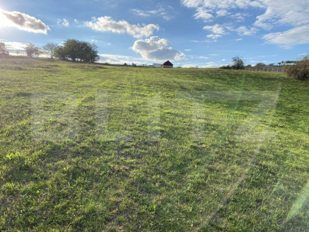 Teren intravilan in localitatea Aghires in suprafata de 1350