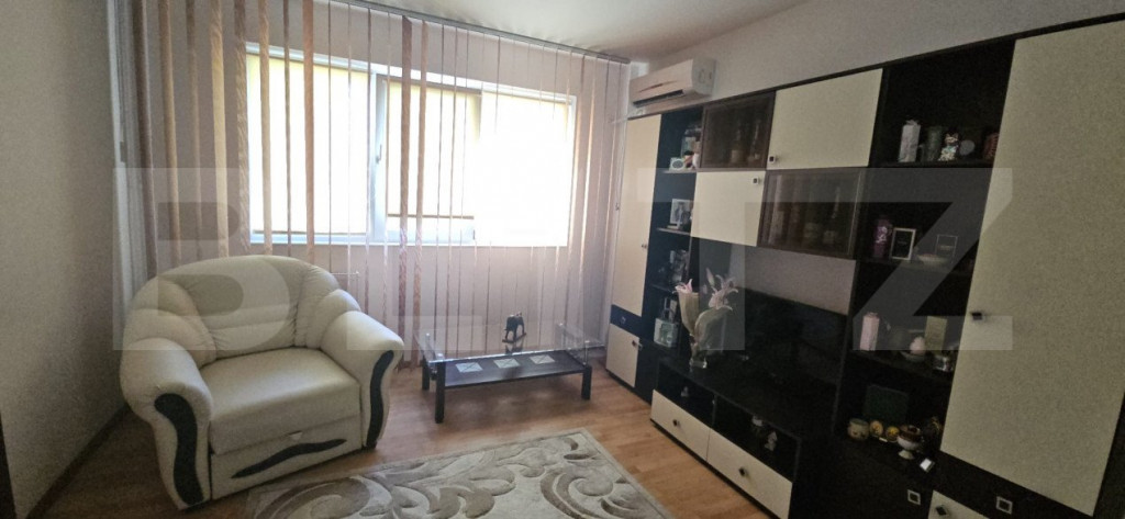 Apartament 3 camere, 48 mp utili, zona Vest