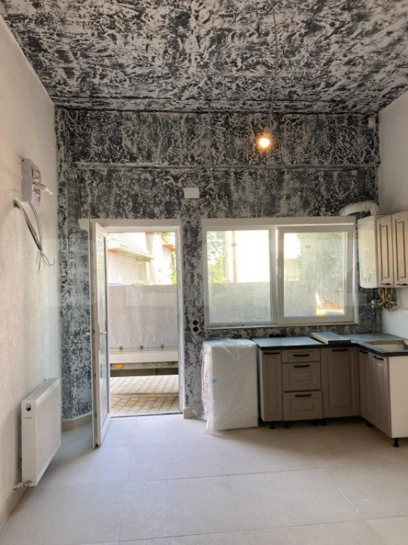 Spatiu de birouri/locuibil,50mp, zona 7 Noiembrie