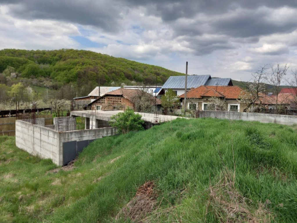 Teren intravilan, 1754 mp in Draganu