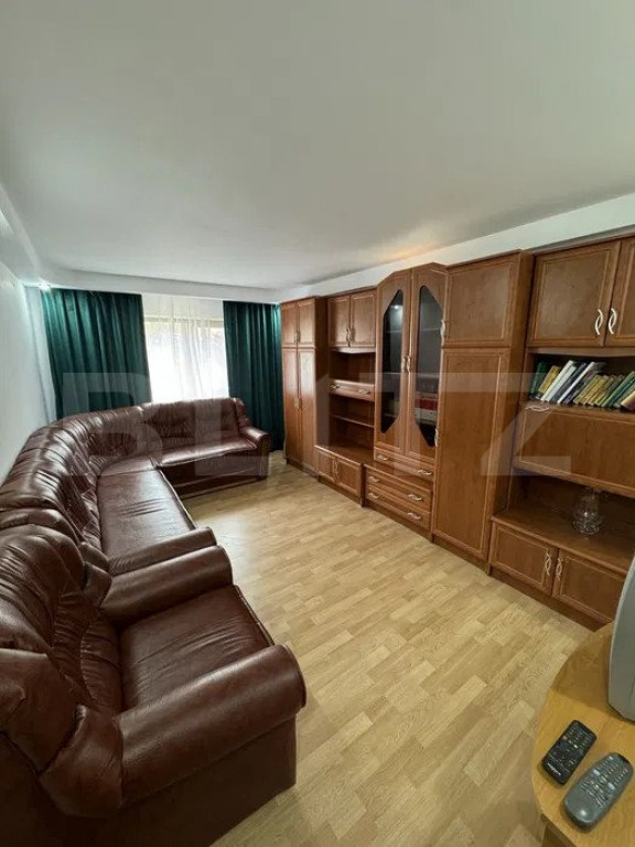 Apartament 3 camere, decomandat, 60mp utili, zona 9 Mai