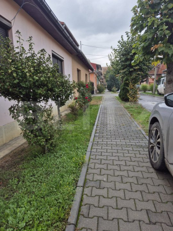 OPORTUNITATE! Casa 3 camere, zona Dacia