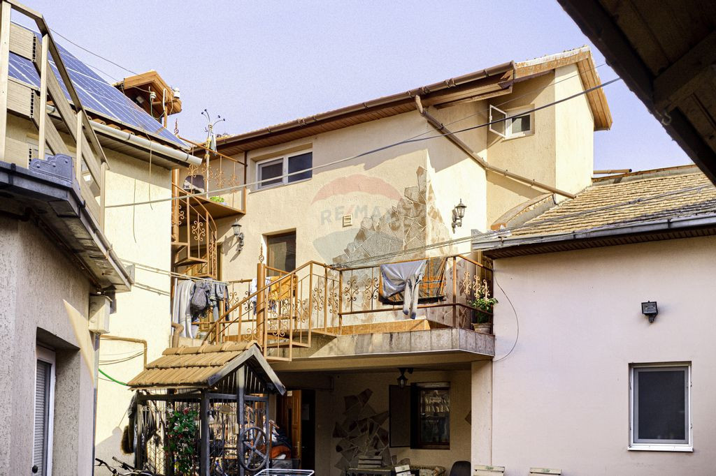 Cladire cu 10 camere de vânzare zona Intim/ Preluare chi...