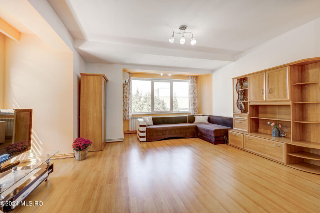 Apartament spatios de 2 camere, zona Sisesti