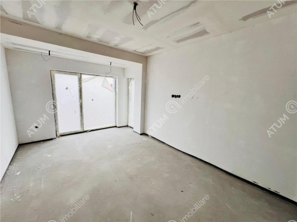 Apartament la cheie 2 camere balcon etaj 1 parcare zona Doam