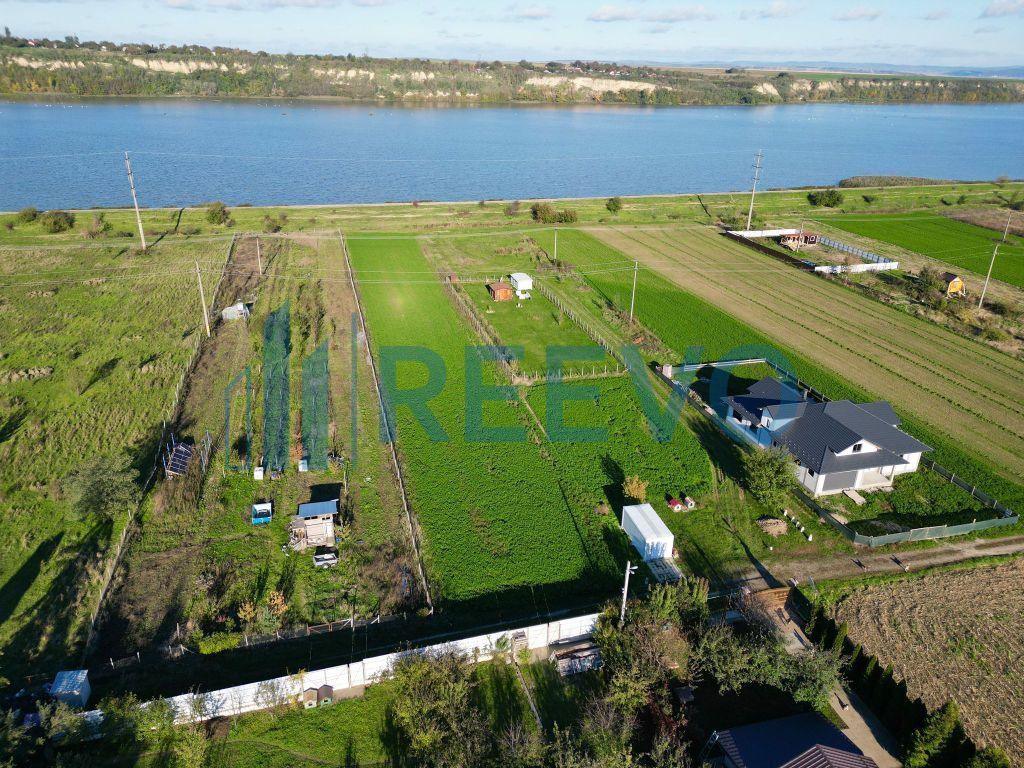 Teren 3.600 mp Lilieci