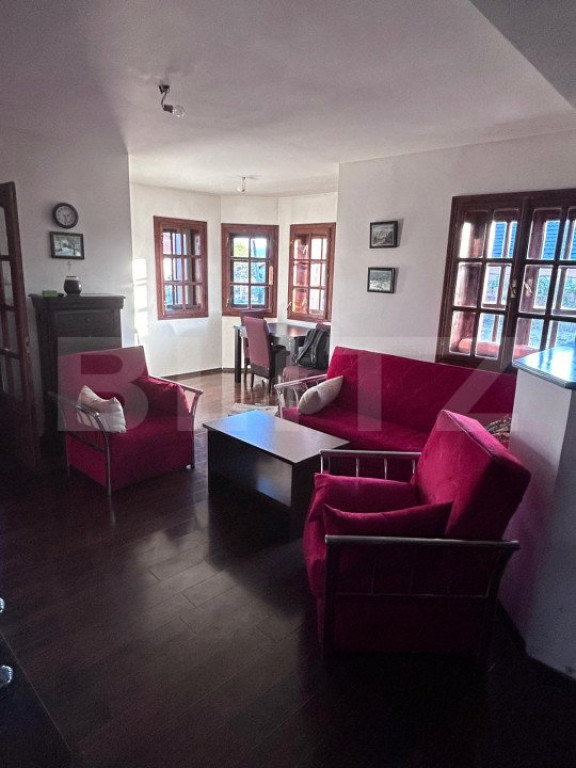 Casă spațioasă de vânzare,120 mp utili, 1900 mp teren