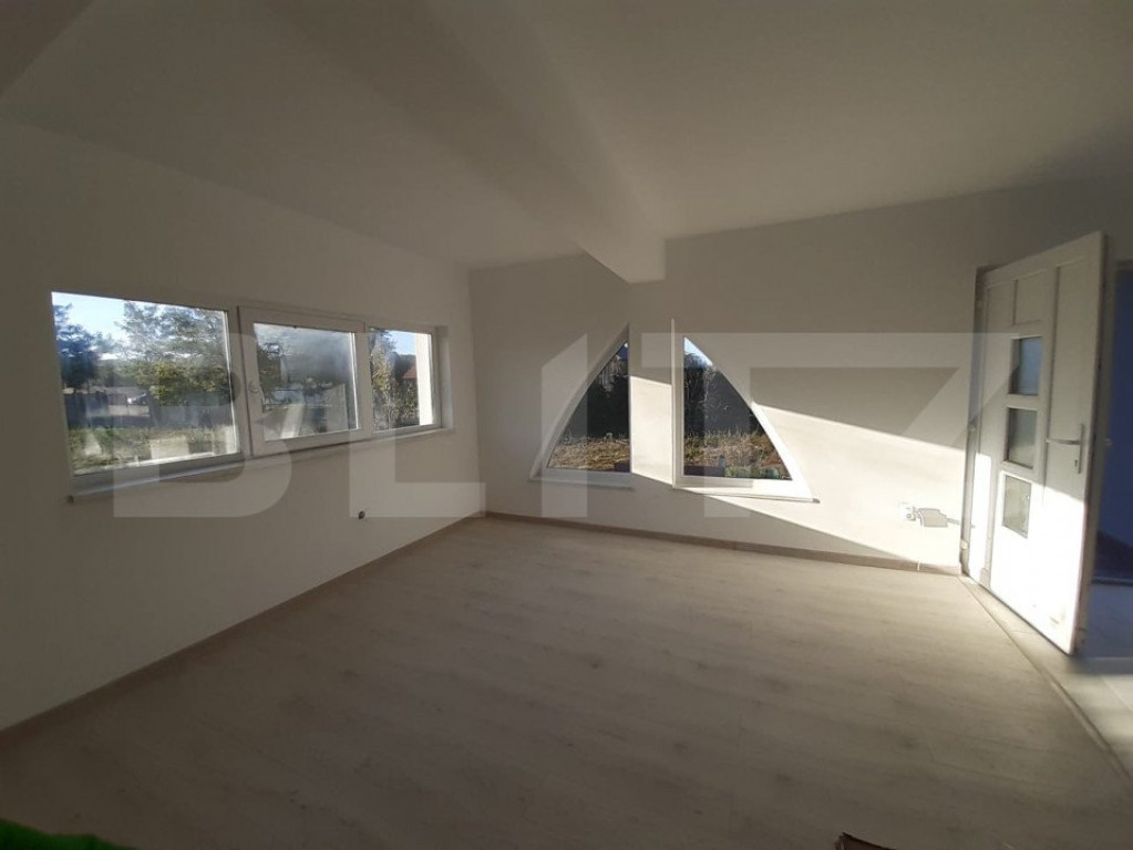 Casa noua cu 7 camere la 20 km de Brasov