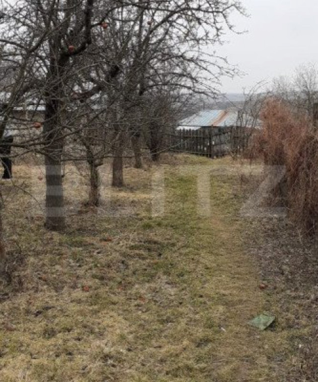 Teren cu casa batraneasca de 85 mp utili cu teren de 6700 mp