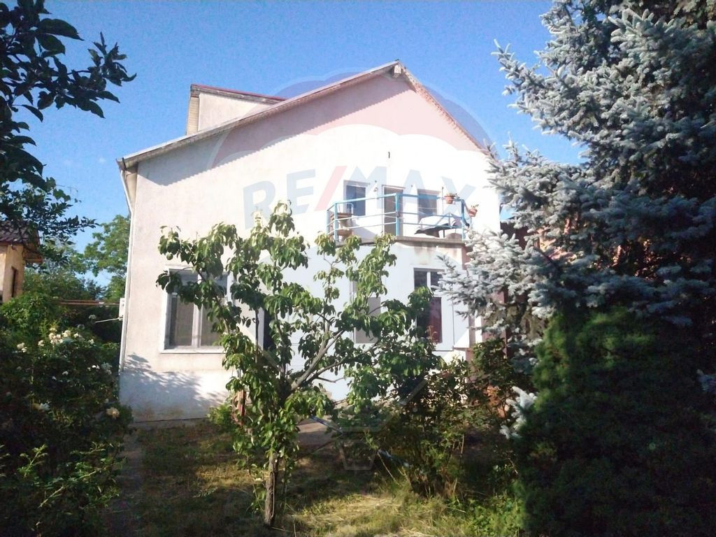 DE VANZARE Casă / Vilă cu 6 camere în Popesti-Leordeni