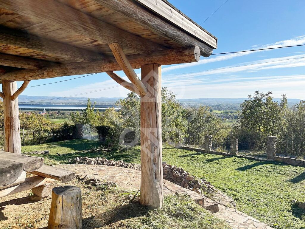 Casa de vacanta din busteni la 27 km de Oradea