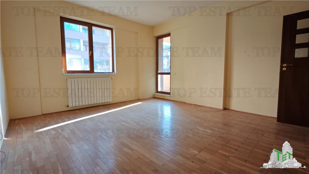 Studio de foarte spatios, 63,4 mp, cu toate utilitatile in