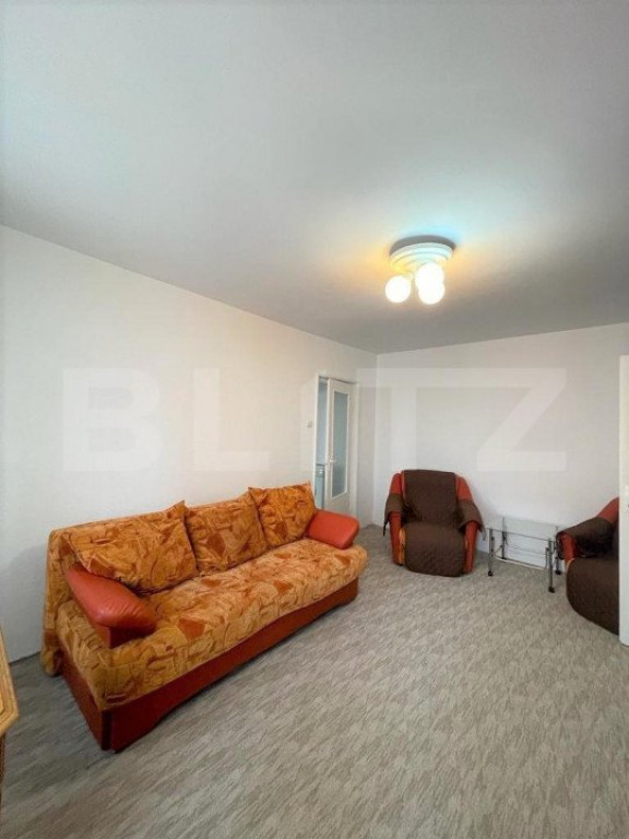 Apartament 2 camere, 45 mp, balcon inchis, zona Complex Merc