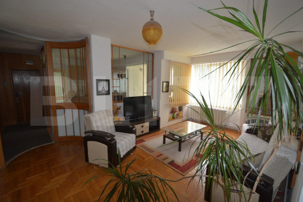 Apartament de închiriat de 4 camere, Centrul Civic