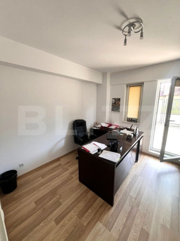Apartament 2 camere si gradina, parcare subterana, zona str.