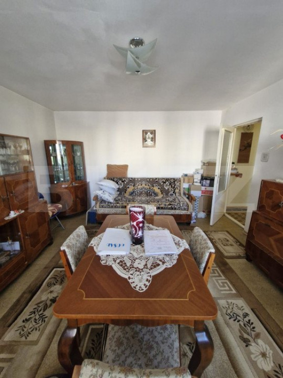 Apartament 3 camere, decomandat, 64mp, strada Narciselor din