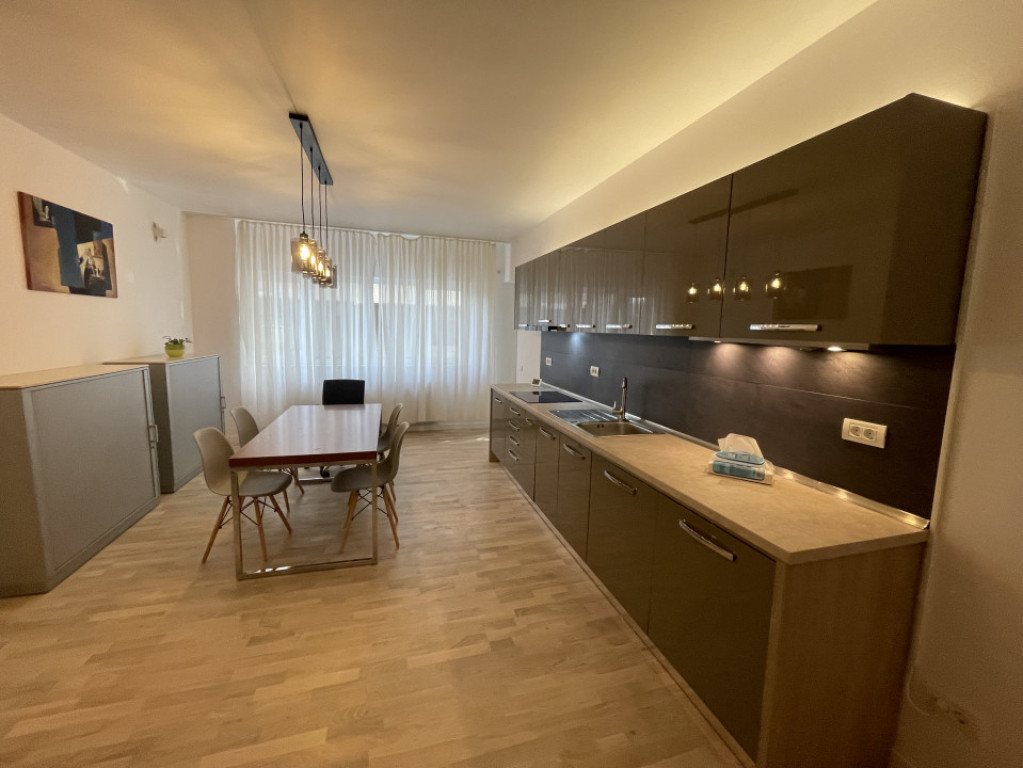 Mihai Eminescu, Dacia, apartament cu 6 camere renovat, 130mp