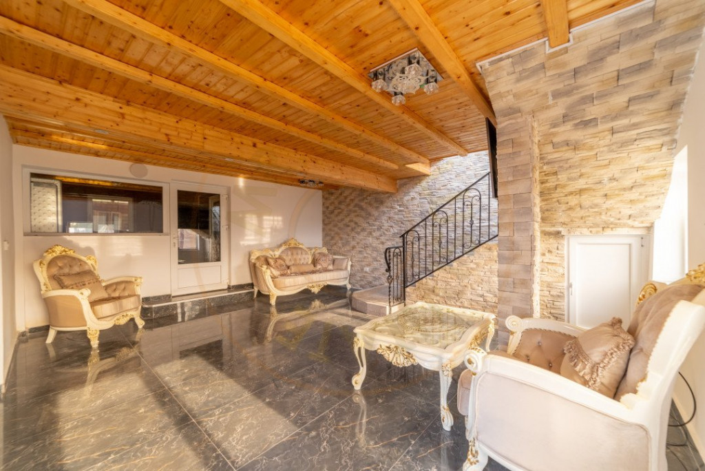 O% Comision Casa spatioasa cu priveliste -5 min Campulung-zo