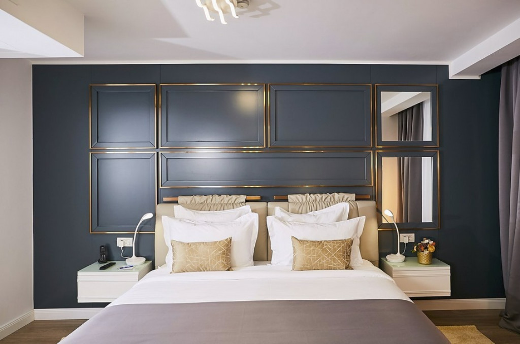 Double Deluxe King - Window, Garden View