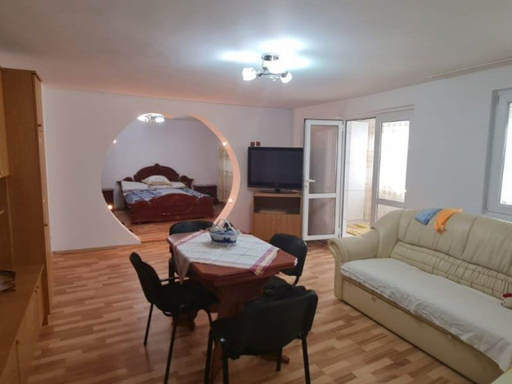 Casa pe un singur nivel, teren 420 mp - str. Razboieni