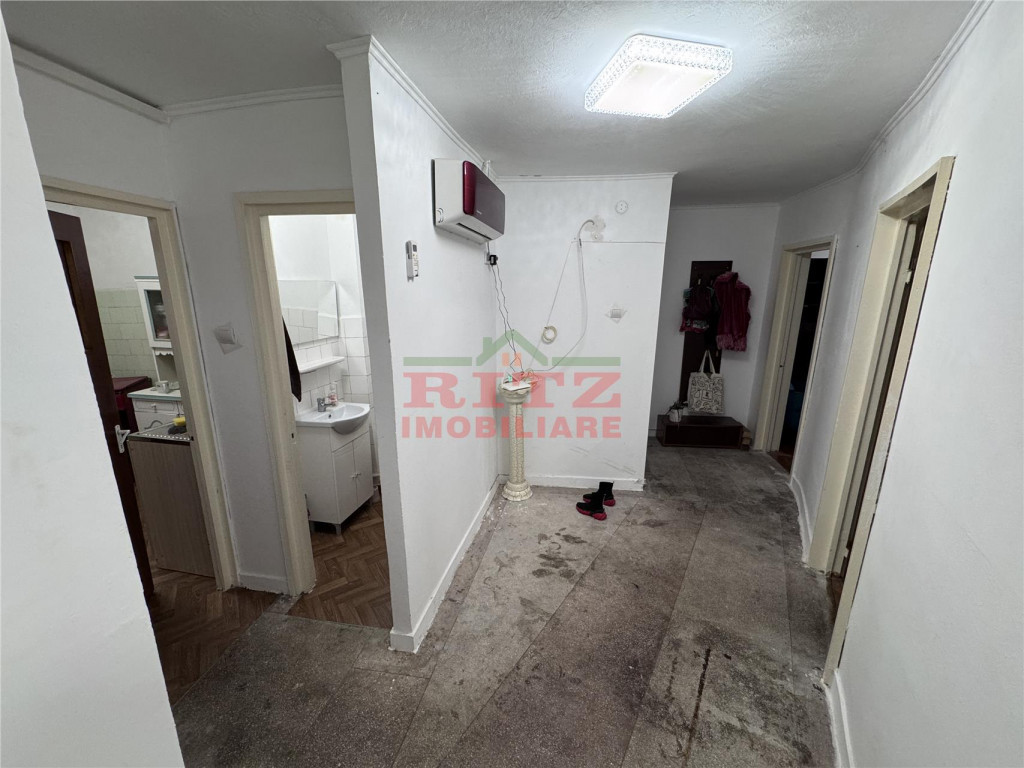 Ap. 4 cam., decom., S=83mp, Zona ACR!