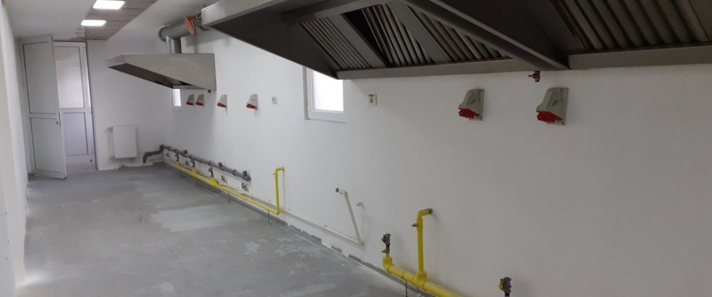 Vanzare teren si cladire laborator catering/ cofetarie