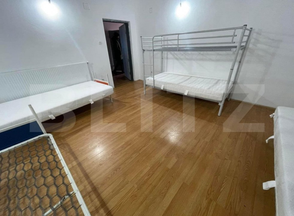 Cladire pentru cazare muncitori, 5 camere, 348 mp, Sulina