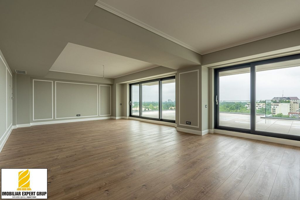 Herastrau: Penthouse 391 mp 7 Camere concept unic.