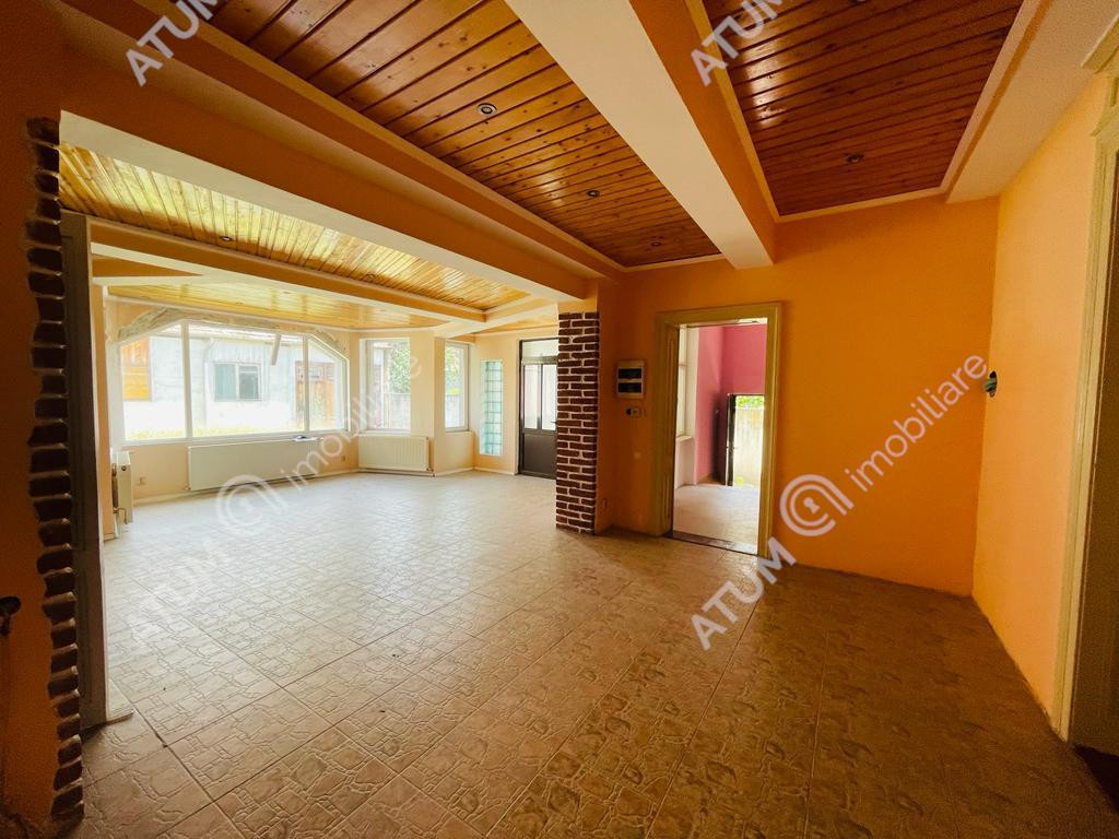 Casa individuala cu 4 camere si 650 mp de teren in zona Cent