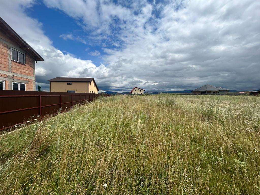 Teren de casa intravilan, zona Tarlungeni - Izvor!