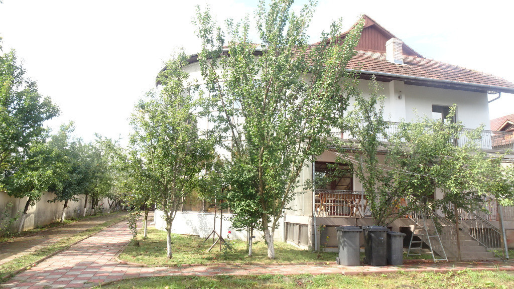 Casa de locuit sau pentru pensiune Deva, 22 Decembrie, SC: 750 mp