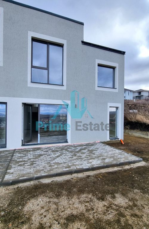 Duplex finisat in Dezmir cu panorama