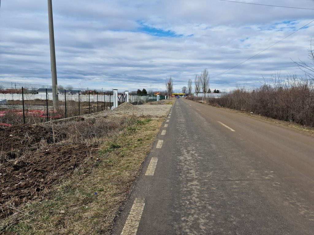 Ciolpani adiacent DN1 teren 12800 mp parcelabil toate uti...